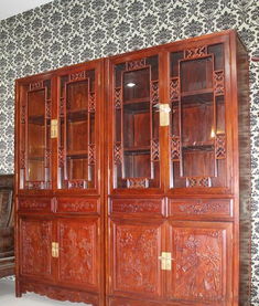 開(kāi)封天龍家具廠(chǎng) 定制實(shí)木家具，領(lǐng)略紅木雕花古典書(shū)柜之美